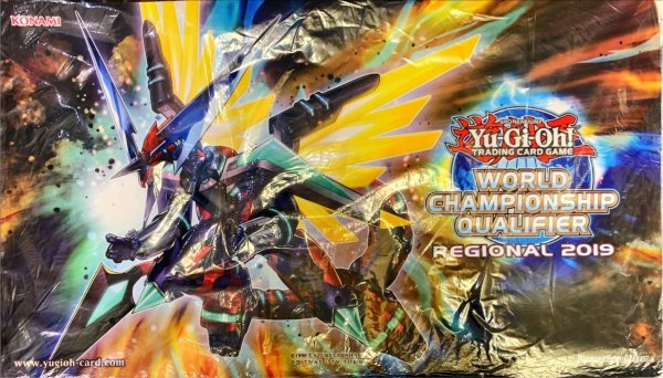 画像1: プレイマット『ヴァレルソードドラゴン(WORLD CHAMPIONSHIP QUALIFIER REGIONAL2019)』【-】{-}《プレイマット》 (1)